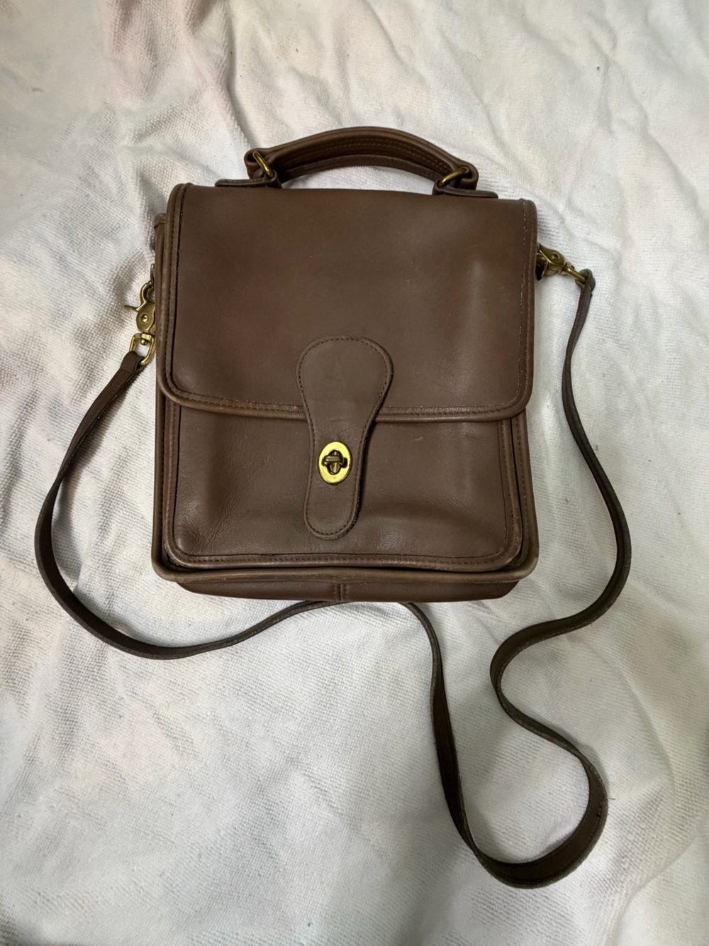 Vintage Coach shoulder purse